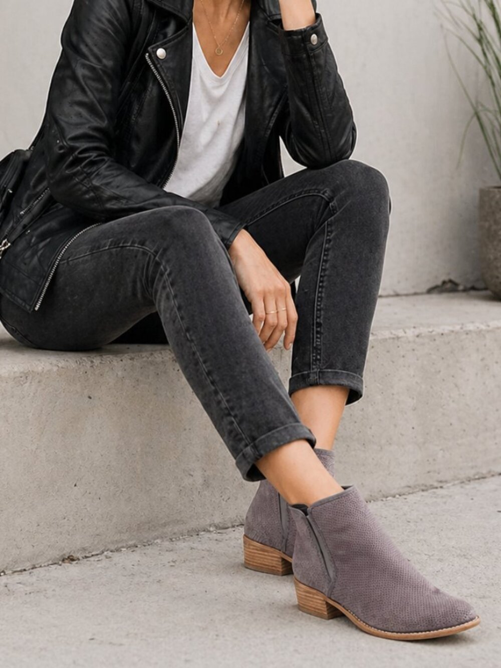DV Dolce Vita Gray Perforated Ankle Booties Size 9 Low Heel Casual Everyday
